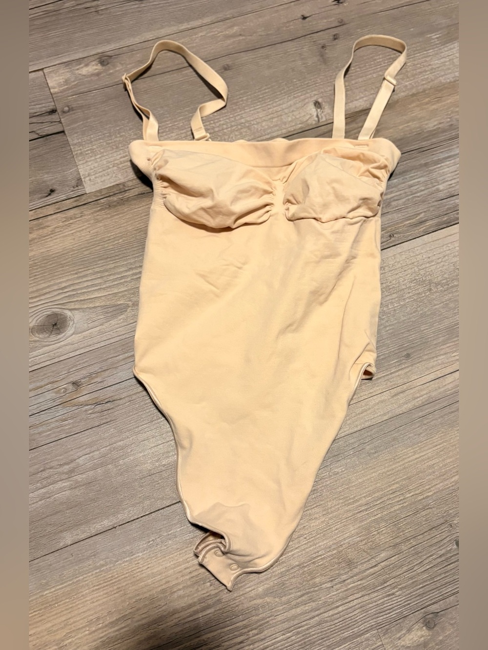 SKIMS Kim Kardashian strapless sculpting thong bodysuit medium new without tags